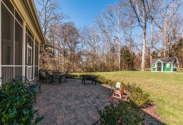 1330 Burton Valley Rd, Nashville, TN 37215