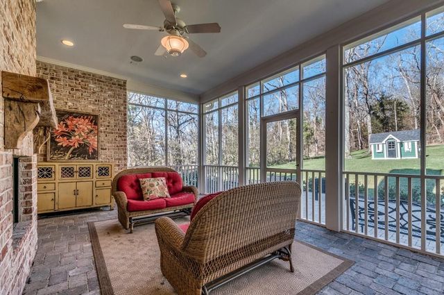 1330 Burton Valley Rd, Nashville, TN 37215