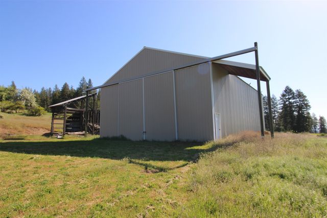 4881 A Carr Rd, Clayton, WA 99110