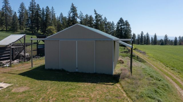 4881 A Carr Rd, Clayton, WA 99110
