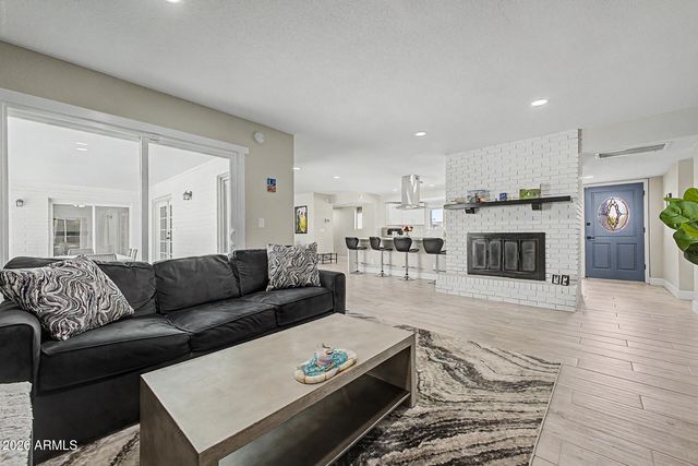 2019 E FOUNTAIN Street, Mesa, AZ 85213