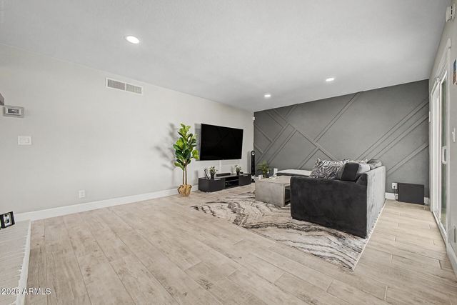 2019 E FOUNTAIN Street, Mesa, AZ 85213