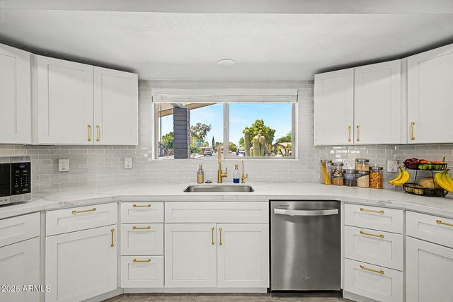 2019 E FOUNTAIN Street, Mesa, AZ 85213