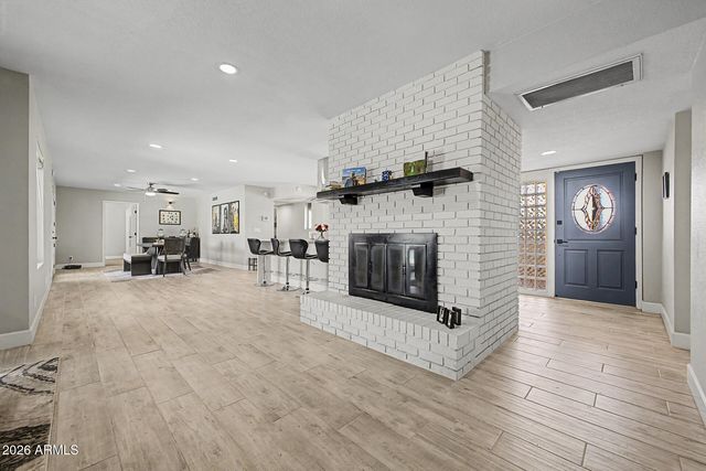 2019 E FOUNTAIN Street, Mesa, AZ 85213