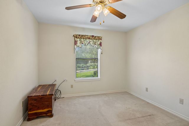 140 Pin Oak Drive, Mabank, TX 75156