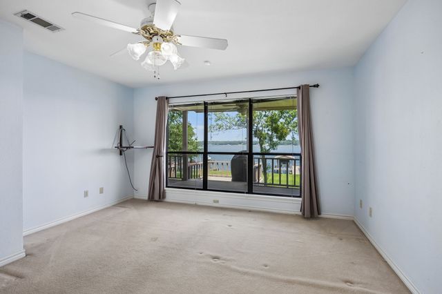 140 Pin Oak Drive, Mabank, TX 75156