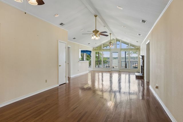 140 Pin Oak Drive, Mabank, TX 75156