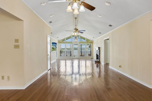 140 Pin Oak Drive, Mabank, TX 75156
