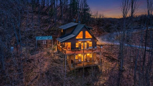729 Canterbury Road, Murphy, NC 28906