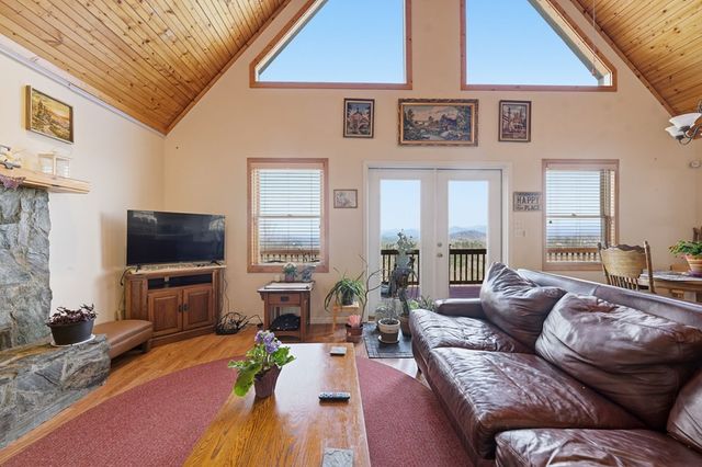 729 Canterbury Road, Murphy, NC 28906