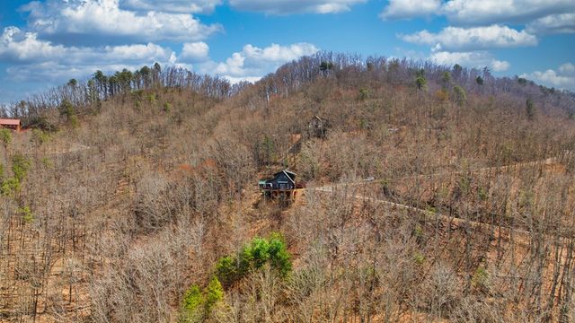 729 Canterbury Road, Murphy, NC 28906