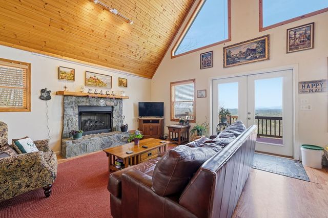 729 Canterbury Road, Murphy, NC 28906