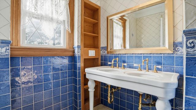 40 Meadow Street, Garden City, NY 11530