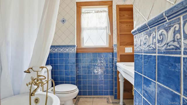 40 Meadow Street, Garden City, NY 11530