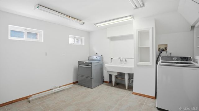 40 Meadow Street, Garden City, NY 11530