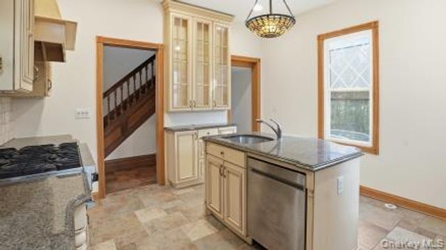 40 Meadow Street, Garden City, NY 11530