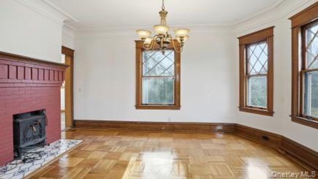 40 Meadow Street, Garden City, NY 11530