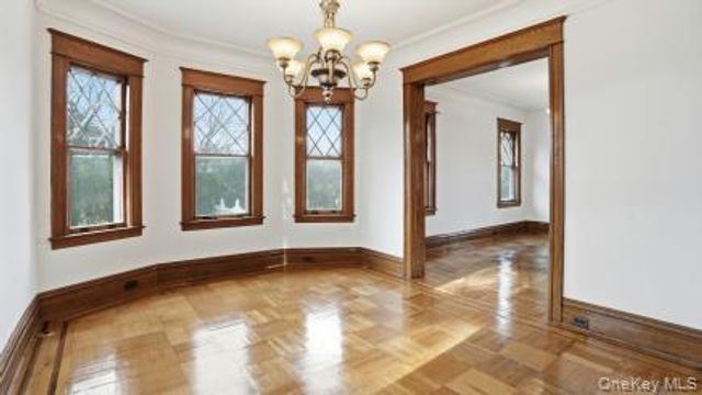 40 Meadow Street, Garden City, NY 11530