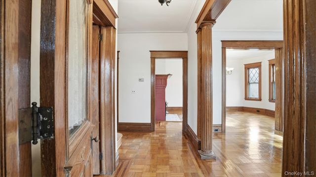 40 Meadow Street, Garden City, NY 11530