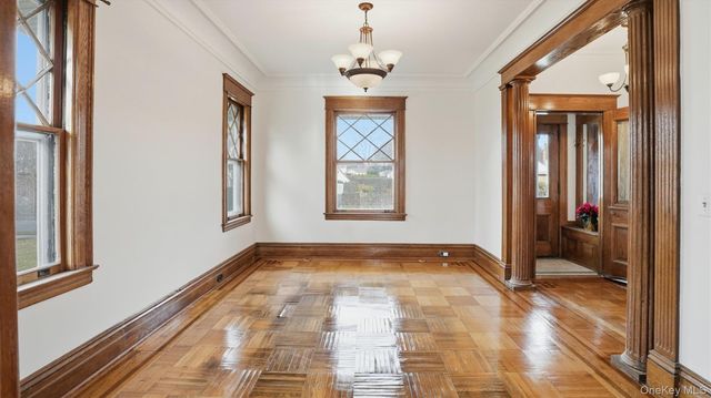 40 Meadow Street, Garden City, NY 11530