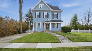 40 Meadow Street, Garden City, NY 11530