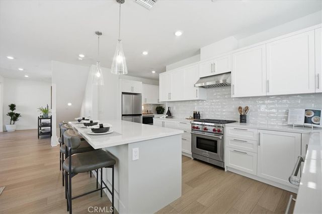 2392 Haley Point Drive 104, Ventura, CA 93003