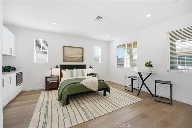 2392 Haley Point Drive 104, Ventura, CA 93003