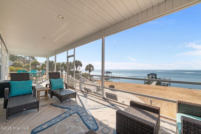 30 E North Shore Lane, Arapahoe, NC 28510