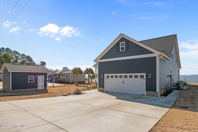 30 E North Shore Lane, Arapahoe, NC 28510