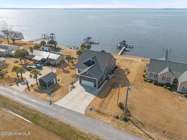 30 E North Shore Lane, Arapahoe, NC 28510