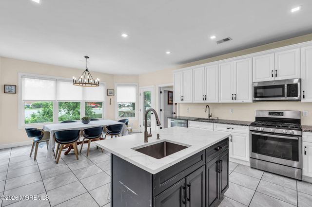 7 Dune Court, Lakewood, NJ 08701