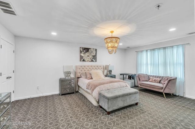 7 Dune Court, Lakewood, NJ 08701