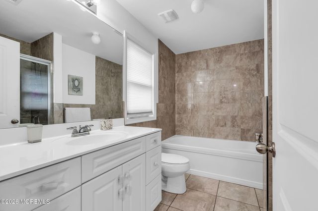 7 Dune Court, Lakewood, NJ 08701
