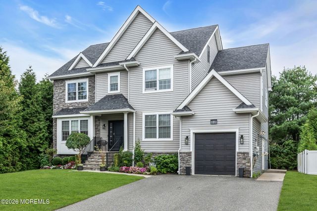 7 Dune Court, Lakewood, NJ 08701