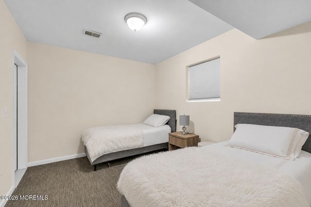 7 Dune Court, Lakewood, NJ 08701