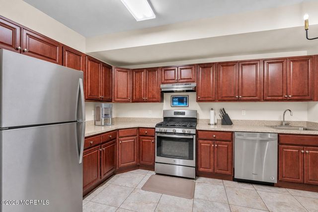 7 Dune Court, Lakewood, NJ 08701