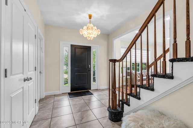 7 Dune Court, Lakewood, NJ 08701