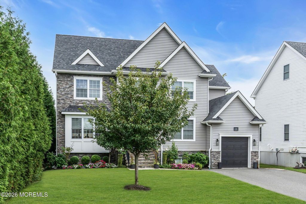 7 Dune Court, Lakewood, NJ 08701