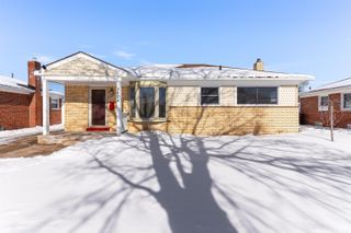 3804 S Longmeadow Road, Trenton, MI 48183