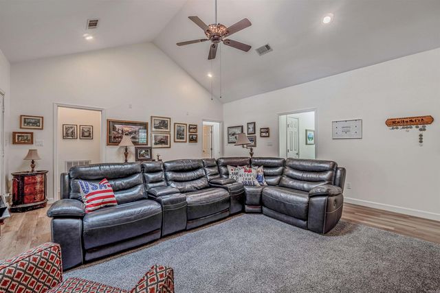 126 Bay Ridge Loop, Hot Springs, AR 71901