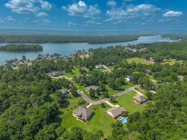 126 Bay Ridge Loop, Hot Springs, AR 71901