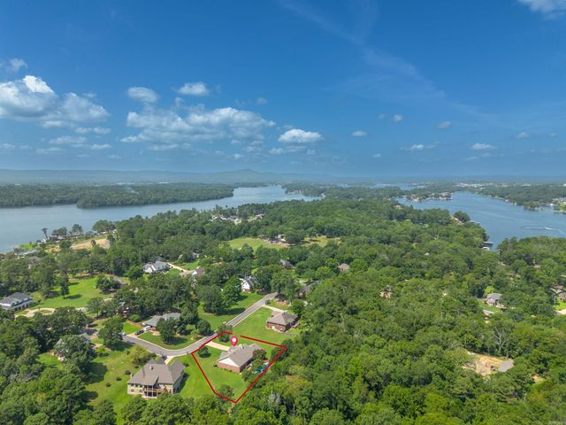 126 Bay Ridge Loop, Hot Springs, AR 71901