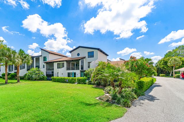 900 Greensward Lane 114-g, Delray Beach, FL 33445