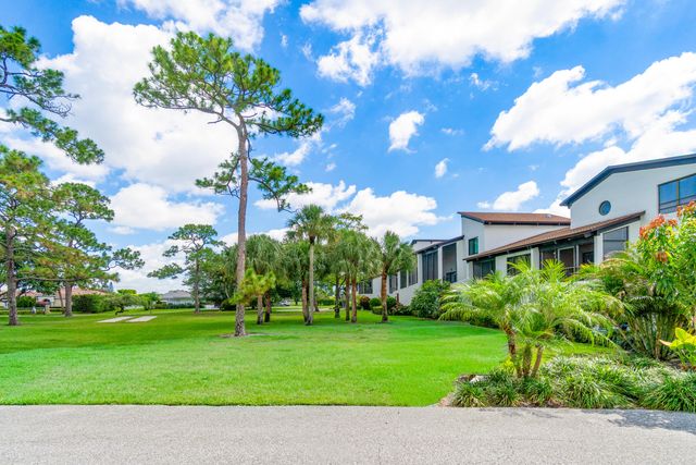 900 Greensward Lane 114-g, Delray Beach, FL 33445