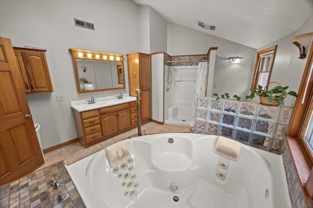 26 Brookings Dr, Kingston, MA 02364