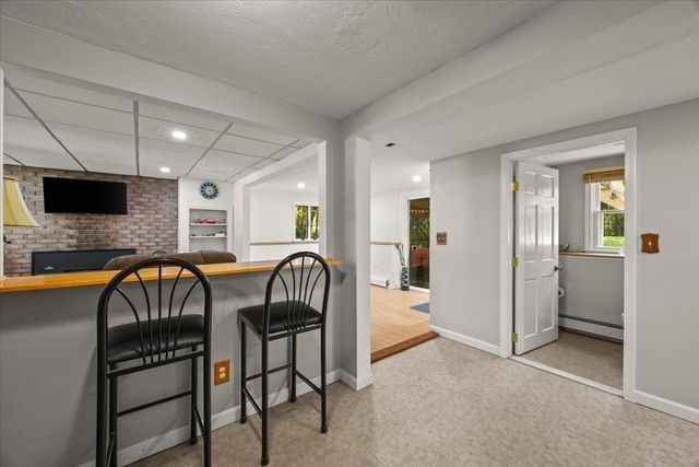 26 Brookings Dr, Kingston, MA 02364