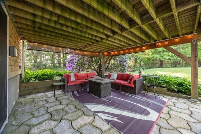 26 Brookings Dr, Kingston, MA 02364