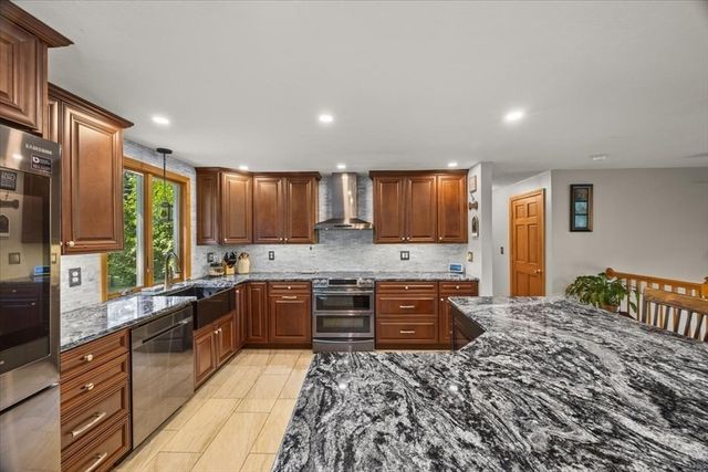 26 Brookings Dr, Kingston, MA 02364