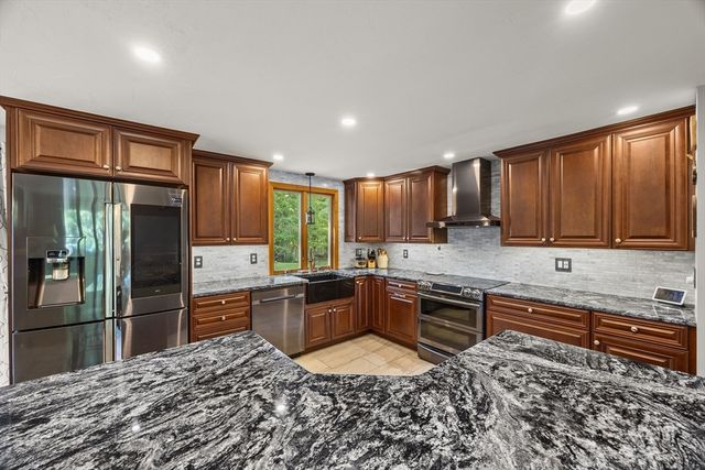 26 Brookings Dr, Kingston, MA 02364