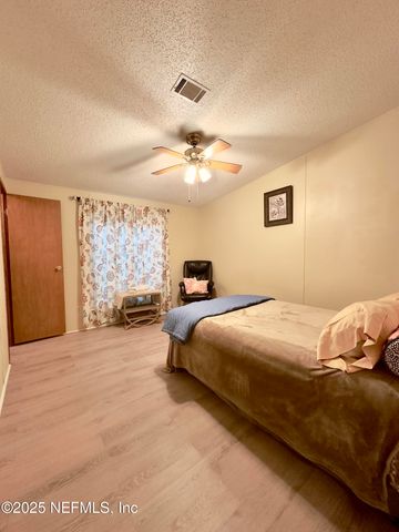 115 LAKE ST Street, Palatka, FL 32177